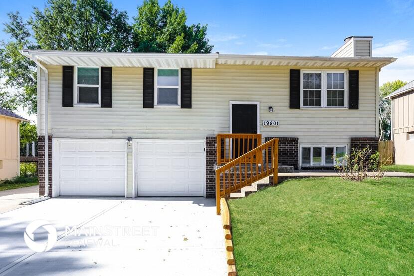 Primary Photo - 19801 E Millhaven St