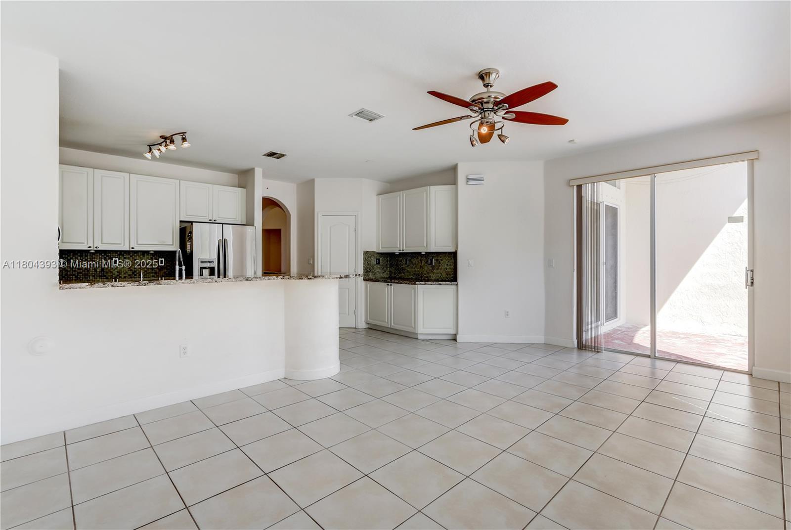 Building Photo - 5549 NW 113th Ct