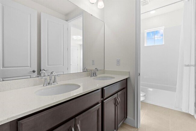Building Photo - 933 Signet Dr