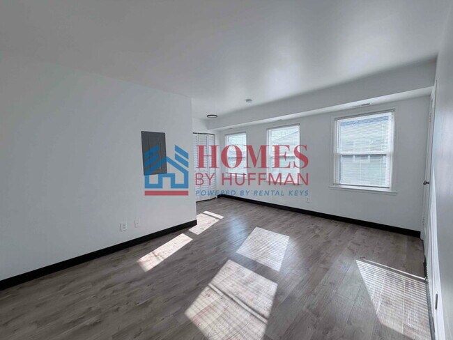 Building Photo - One Bedroom Apartment | Laundry Facility | Utilities Included