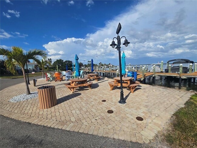 Building Photo - 2601 Gulf Dr N