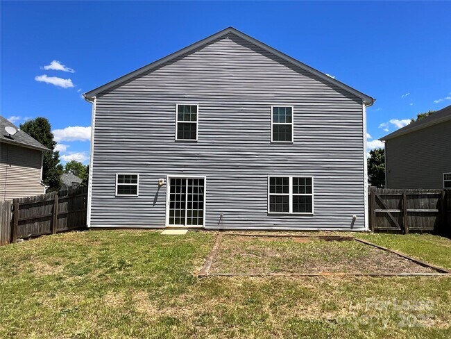 Building Photo - 1417 River Run Rd