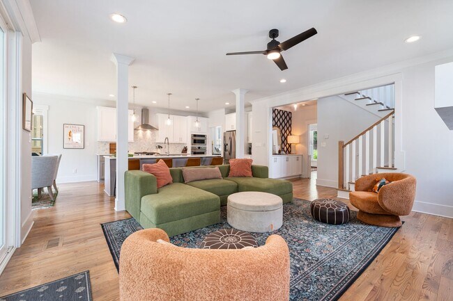 Building Photo - Stunning Like-New 4 Bedroom Home with Solar Panels & Fenced Backyard in Raleigh!
