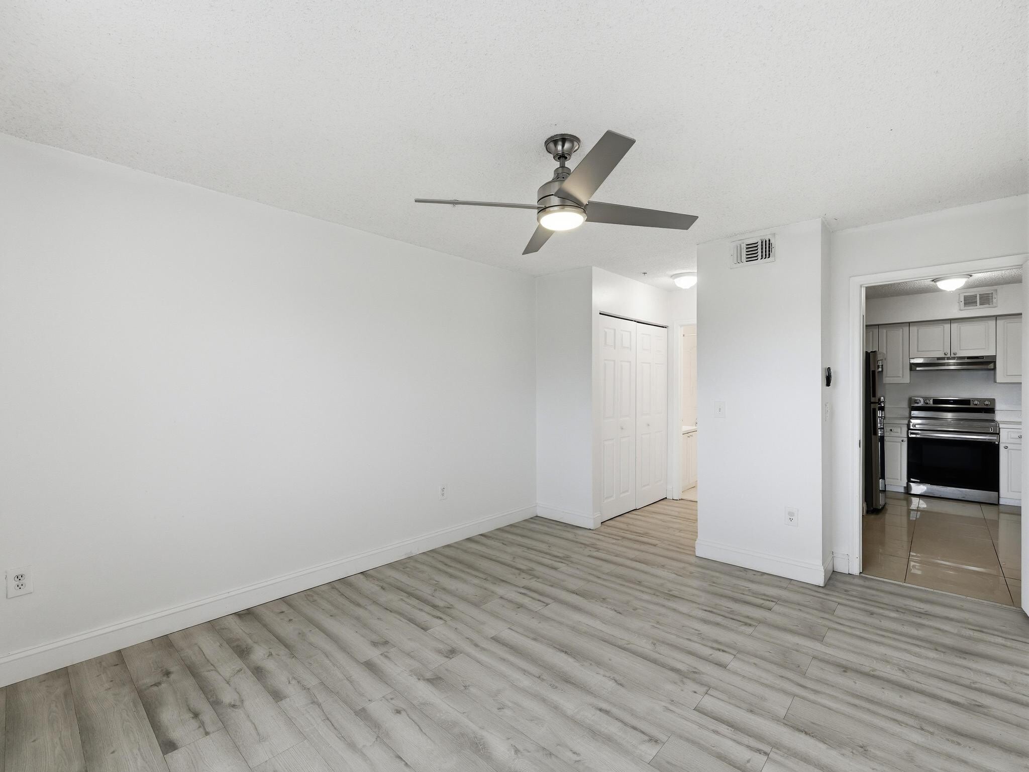 Building Photo - 12166 Saint Andrews Pl