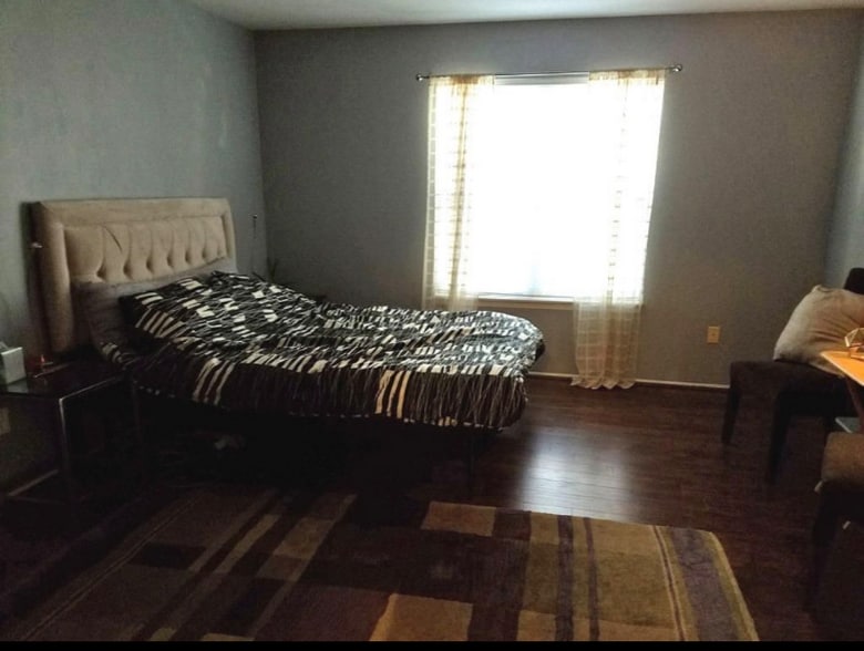 Building Photo - 2205 S Huron Pkwy