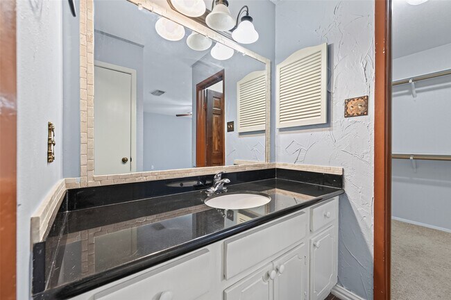 Building Photo - 14515 Wunderlich Dr