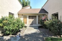 Building Photo - 4 Bedroom, 3 Bath Home in West Richland
