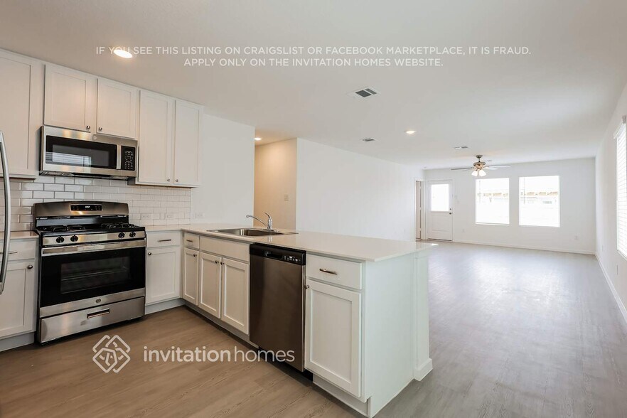Building Photo - 741 Llano Sky Trl