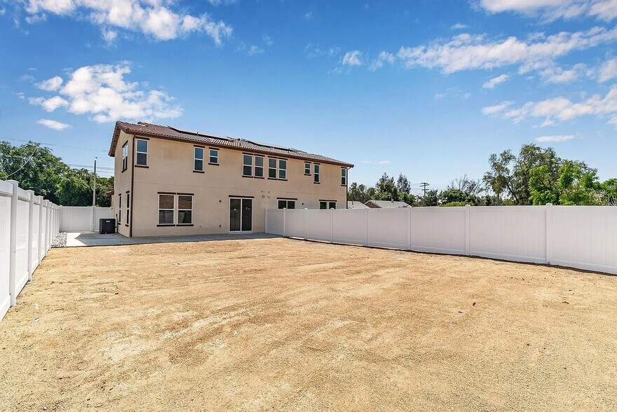 Building Photo - 5834 Norwood Ave