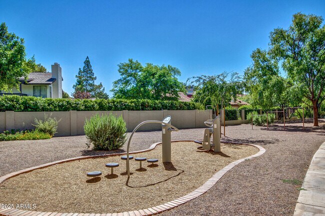 Building Photo - 1347 W Lobo Ave