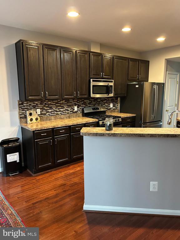 Building Photo - 11912 Benton Lake Rd