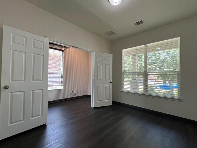 Building Photo - 309 Kaden Prince Dr