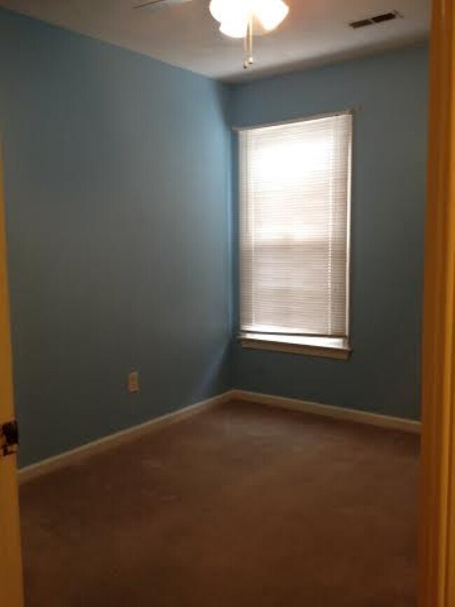 Building Photo - 4641 Stonebridge Lane