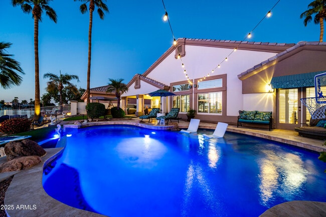 Building Photo - 1817 E Willow Tree Ct