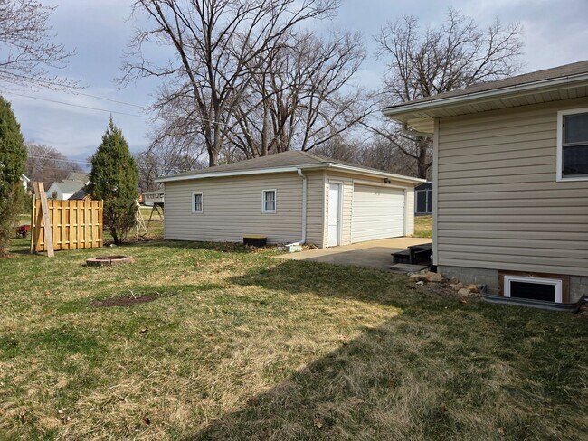 Building Photo - Well-Maintained 4BR Home – Garage + Washer/Dryer, dishwasher Included