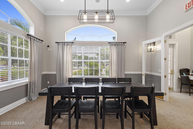 Building Photo - 940 Village Trail