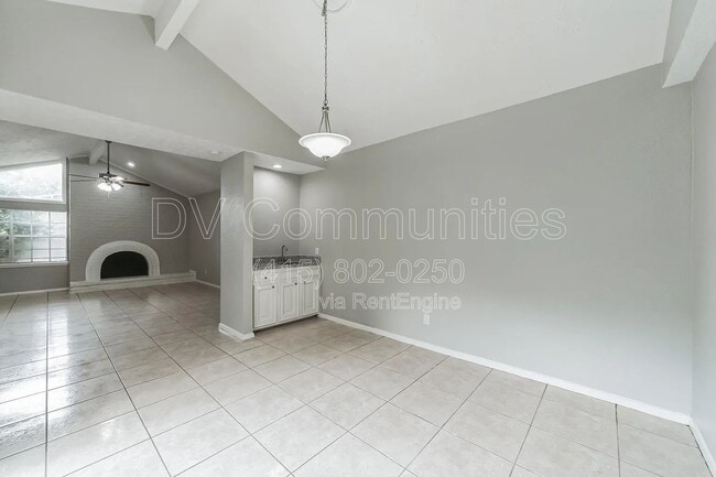 Building Photo - 4702 N Cashel Cir