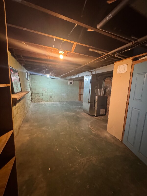 Building Photo - 119 W Willow Dr