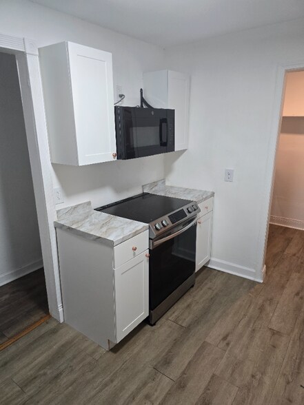 Building Photo - 2706 General Pershing St