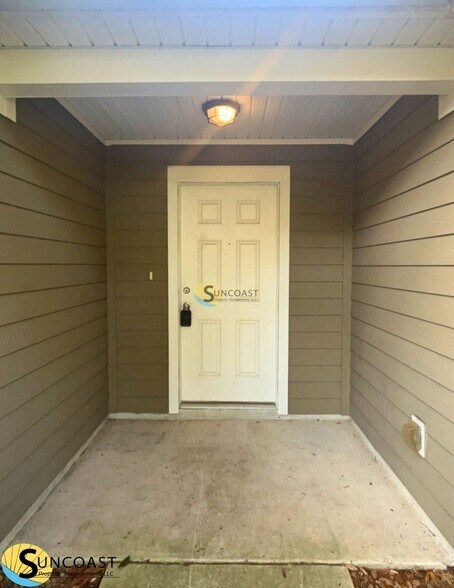 Building Photo - 8106 Ocala Ave