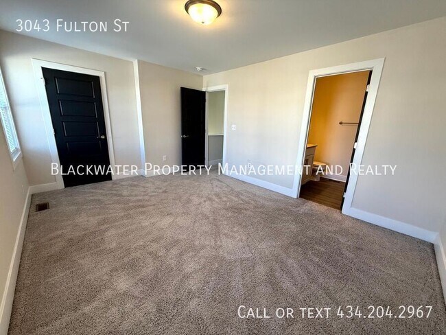 Building Photo - 3043 Fulton St