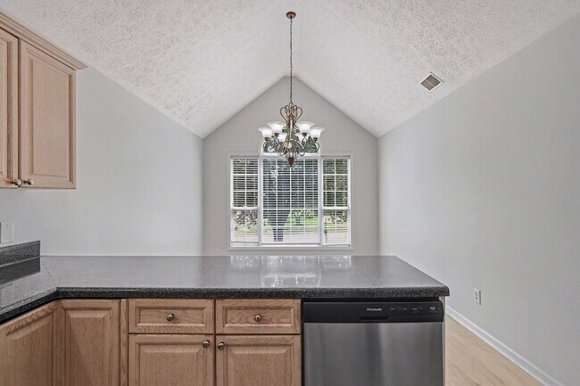 Building Photo - 1360 Harrington Dr