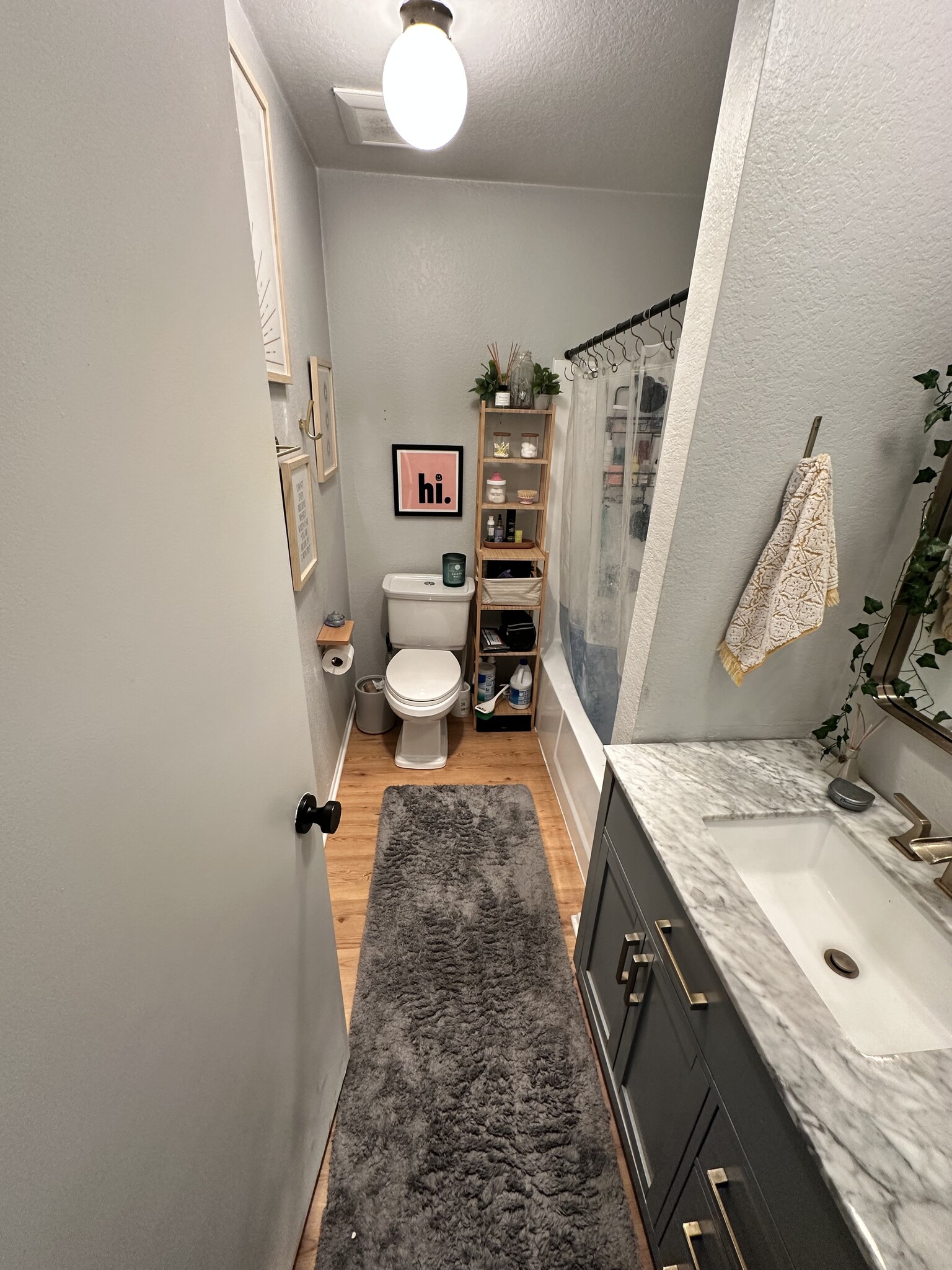 Bathroom - 7439 Woodman Ave