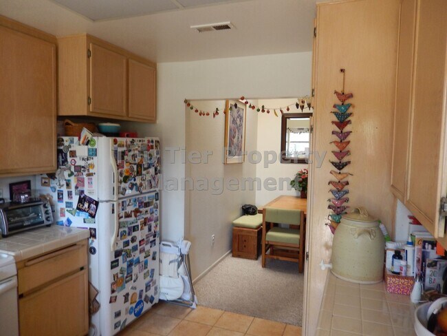 Building Photo - ****Beautiful 2 bed/2 bath Townhouse in Carlsbad - Great Location - Available 06/21****