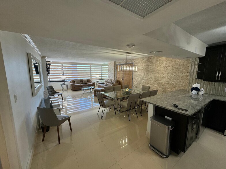 Building Photo - 5225 Collins Ave