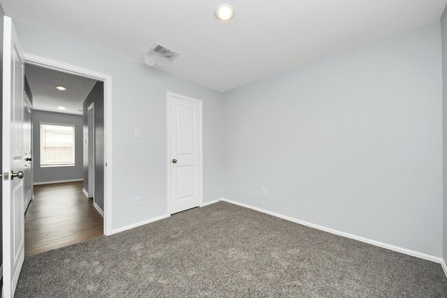 Building Photo - 9014 Estes Lks Dr