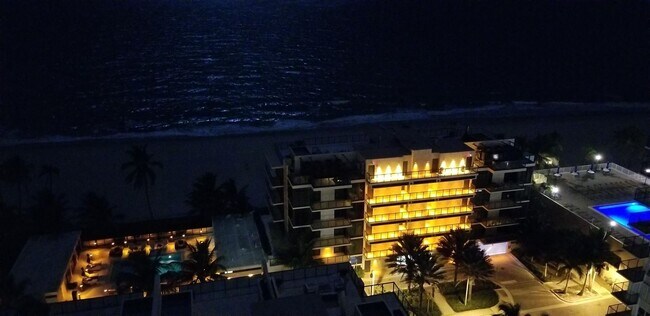 Building Photo - 2101 S Ocean Dr