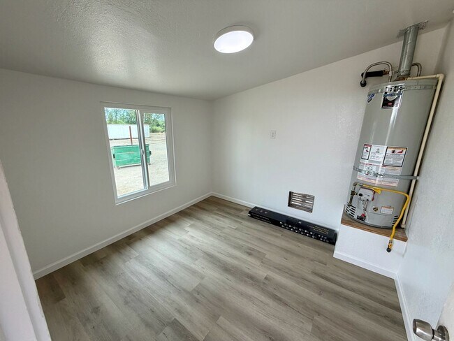 Building Photo - 4410 S Holt Rd