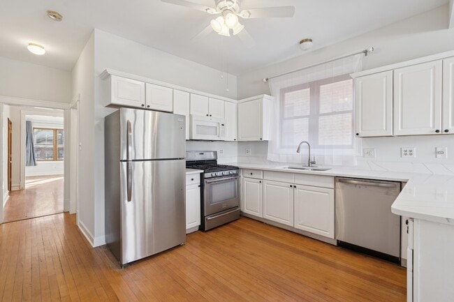 Building Photo - 2332 W Superior St