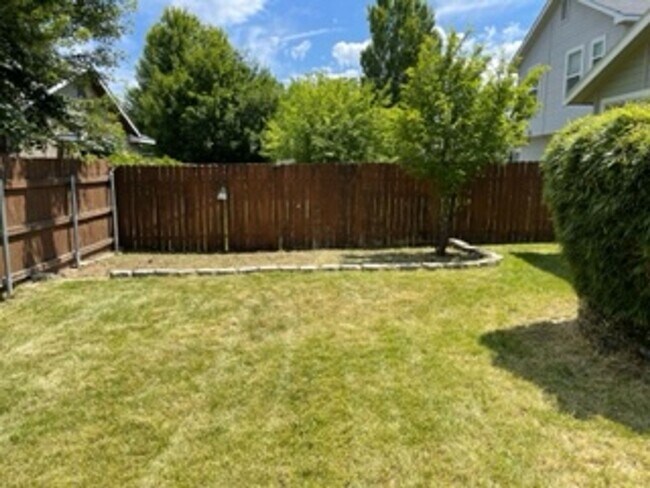 Building Photo - 4 Bedroom 2 Bath Home in Northwest Boise available soon!