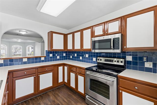 Building Photo - 1124 Breezewood Dr