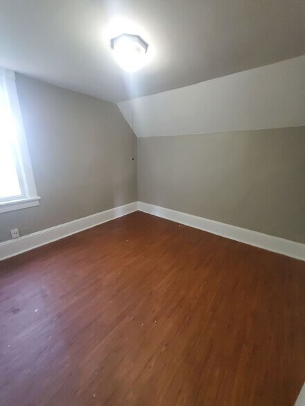 Building Photo - 3402 N Fratney St