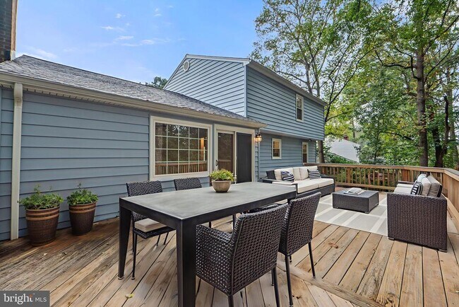 Building Photo - 6361 Woodland Ridge Ct