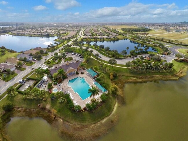 Building Photo - 9516 SW Flowermound Cir