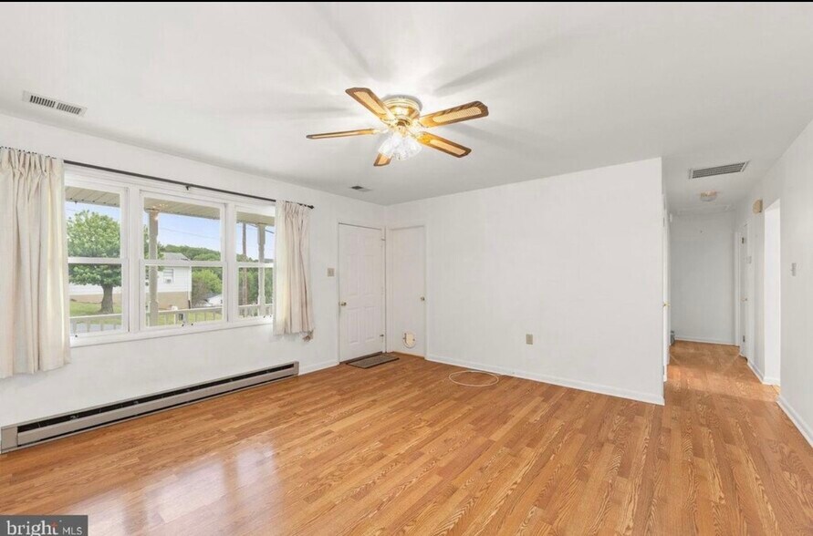 Building Photo - 363 Crim Dr