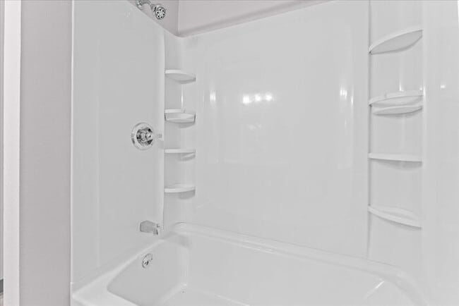 Building Photo - OPEN HOUSE FRIDAY 3/6/26 - Newly Renovated 3BD/2BA Duplex w/ Garage & Fireplace - Beaverton Highl...