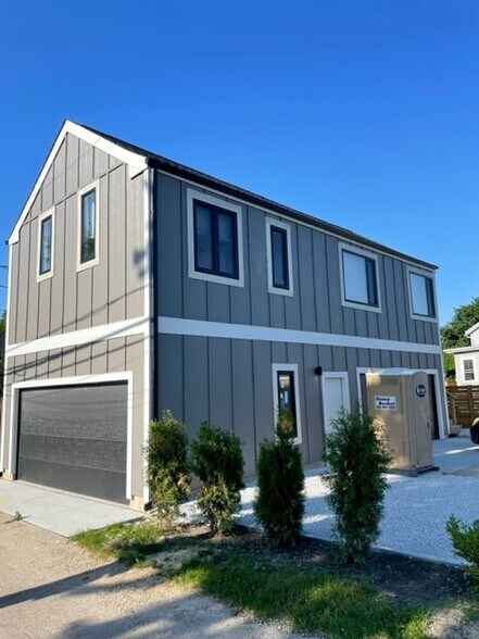 Building Photo - 1502 Fowler Ave