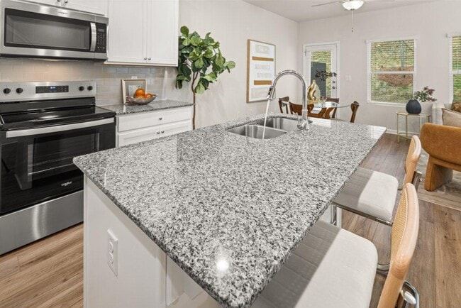 Building Photo - 4285 Notting Hill Dr SW