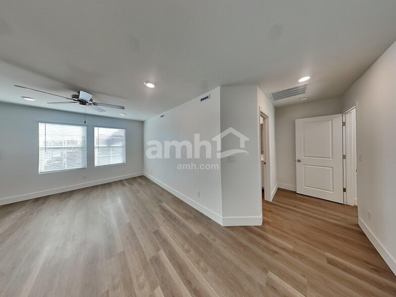 Building Photo - 8074 Winterfell Peak Ave