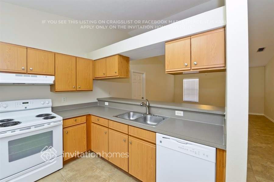 Building Photo - 8514 Queen Brooks Ct