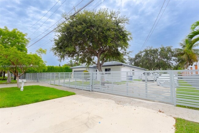Building Photo - 30 NW 159th St