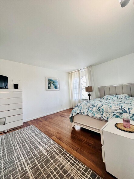 Building Photo - 1391 S Ocean Blvd