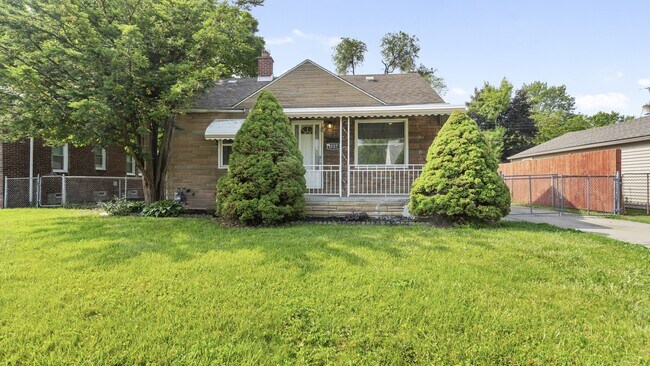 Primary Photo - 1527 Merrill Ave