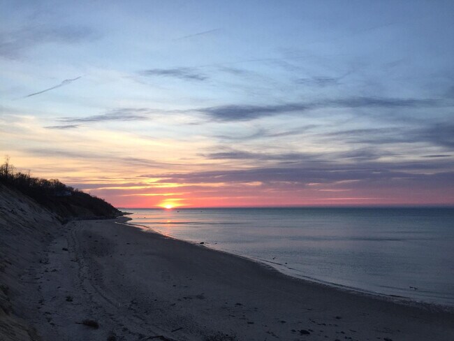 Building Photo - 2 Clifton Ave