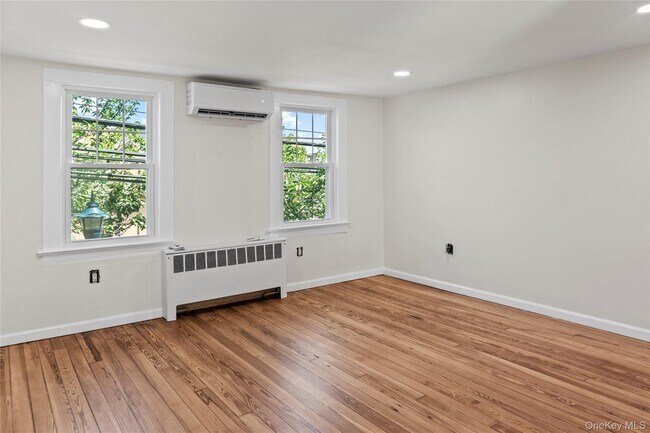 Building Photo - 51 Spring St