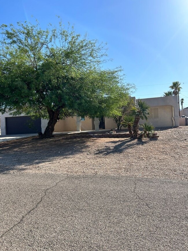 Building Photo - Great Unfurnished home!
